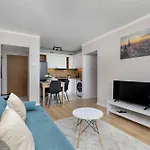 High With A View Of The Old Town By Renters דירה